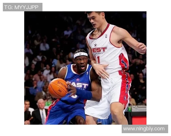 姚明精彩助攻卡特完美扣篮引发全场欢呼瞬间回顾